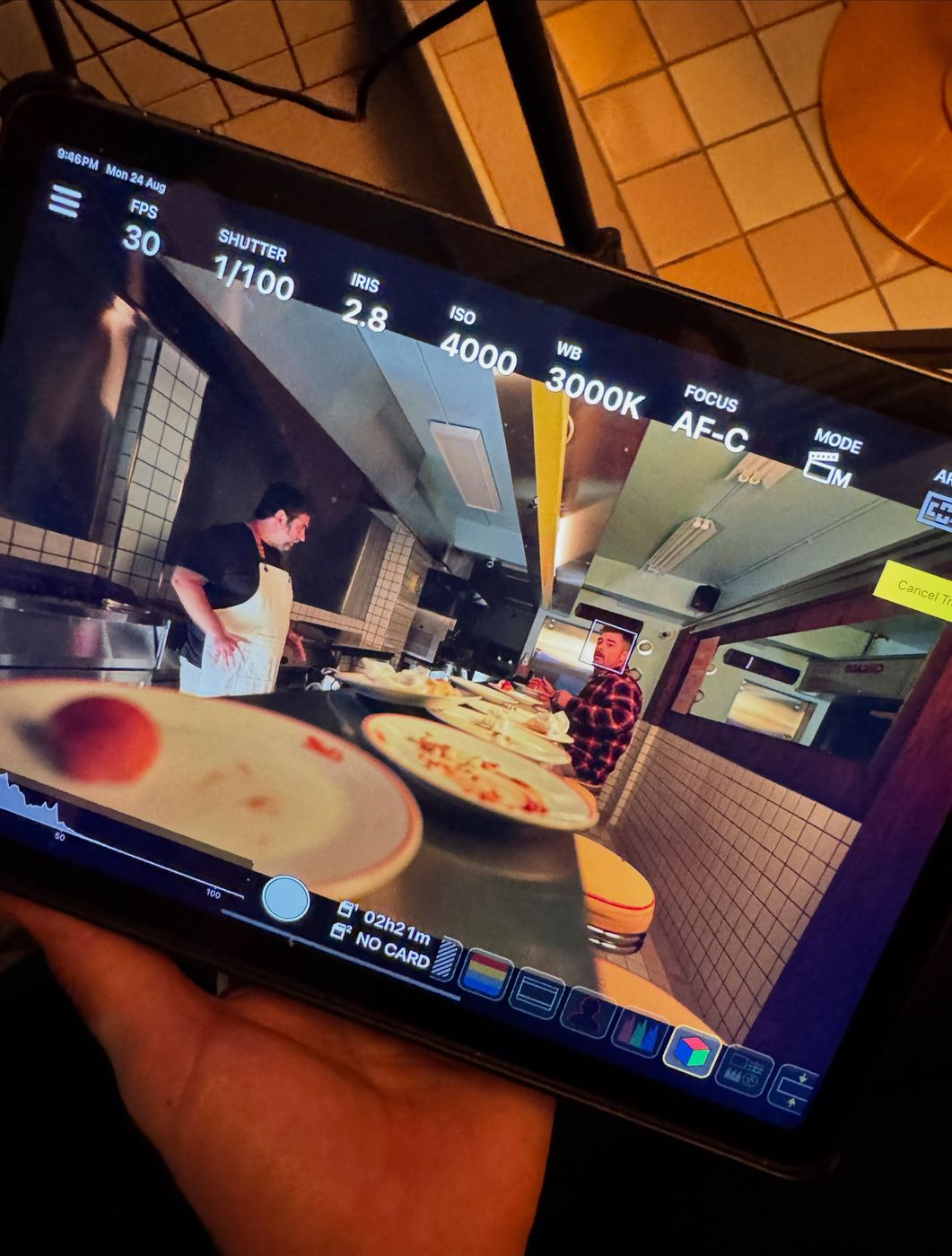 Monitor con la toma de cocina de Matt’s